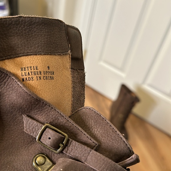 Kelsi Dagger Brown Wedge Boots - Size 9 - Picture 6 of 7